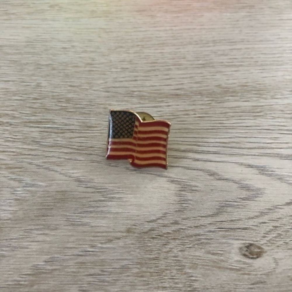 Vintage USA Flag Label Pin